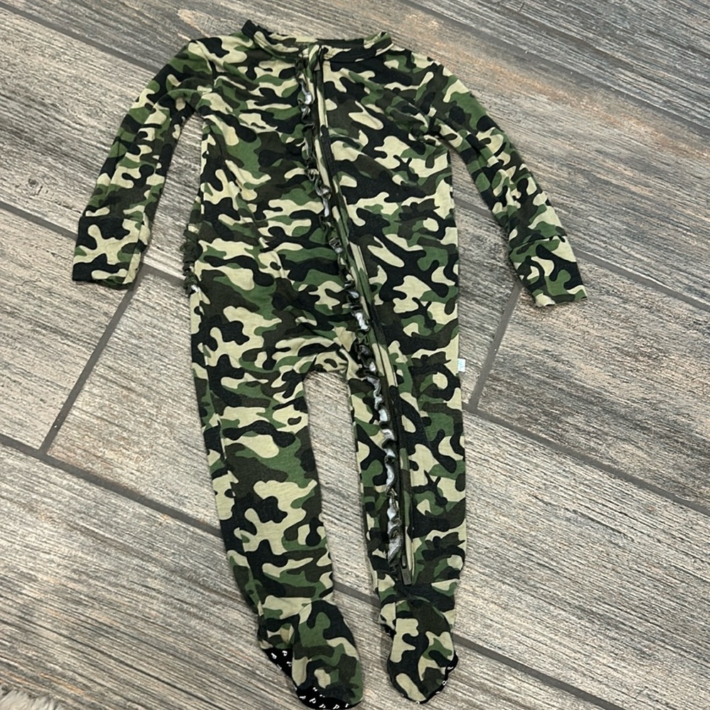Posh Peanut “Camo” Ruffled Footie
